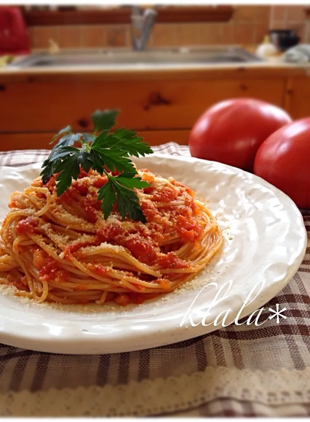 完熟トマトで作ったソースでパスタ🍅|くららさん