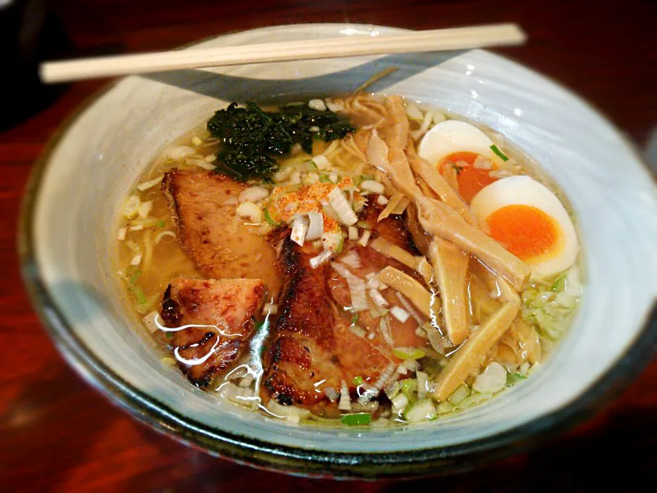 武蔵小山・なわて
せたが屋グループ出身の店主が出した塩味のらーめんとつけ麺のお店です。|りくれんさん