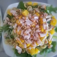 Snapdishの料理写真:Smoked Chickensalad with mango and a light orange dressing|Muurbloempjeさん