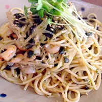 Snapdishの料理写真:小エビと海苔のパスタ☆|まゆみんさん