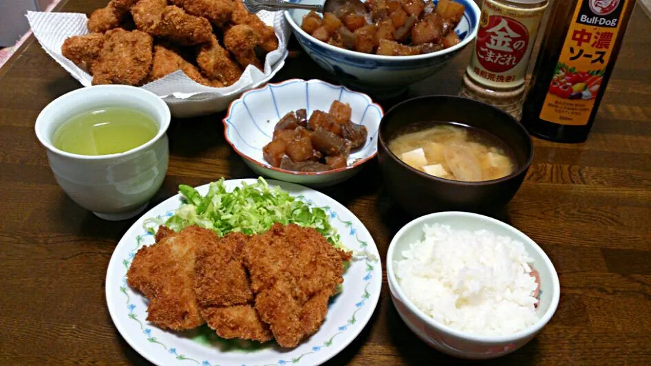 とんかつ&さくちんさんの旨辛コロコロ大根とこんにゃく&豆腐とネギの味噌汁|えっちゃんさん