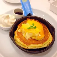 Snapdishの料理写真:お昼ご飯に、『butter』さんのパンケーキです(*´∀｀*)|ぺちゃぷさん