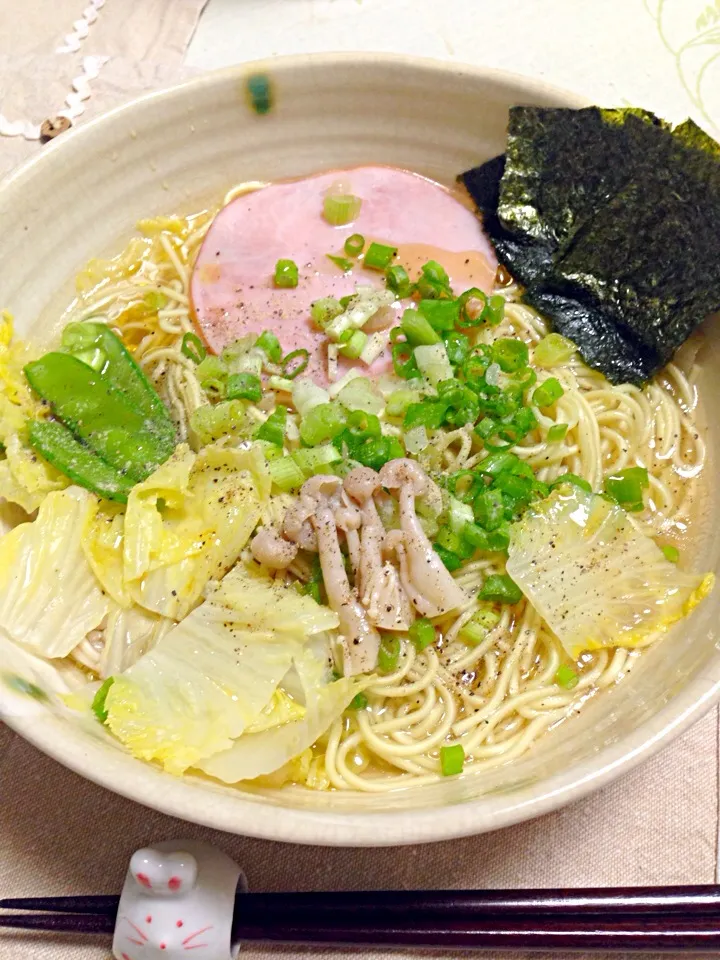 旦那作  あっさりハムラーメン🍀|デミさん