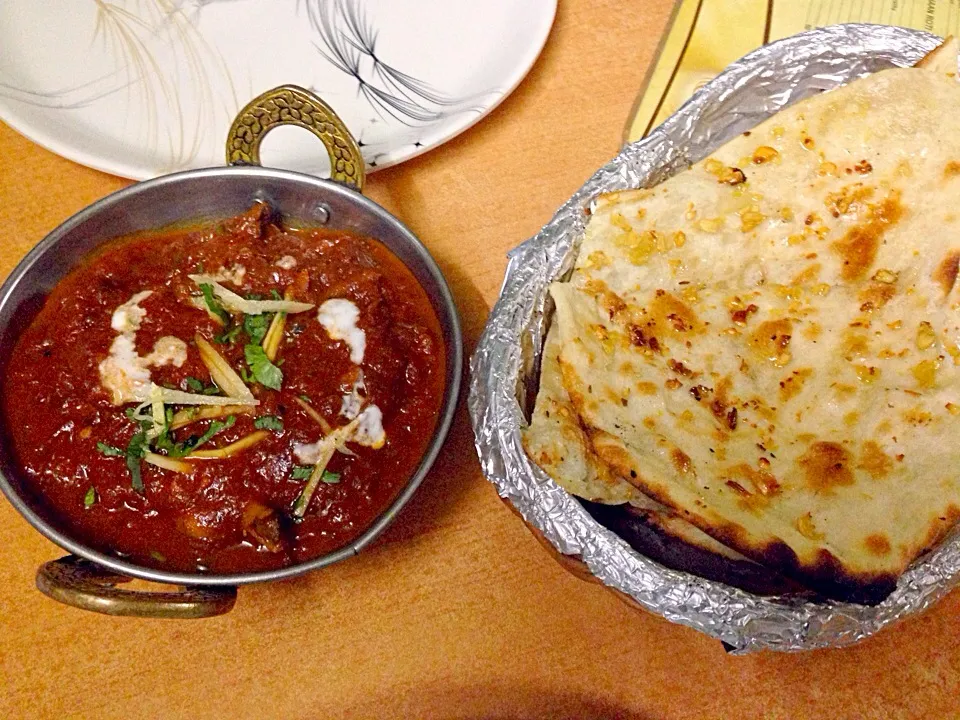 chicken tandoori masala and garlic naan|KC Agustinさん