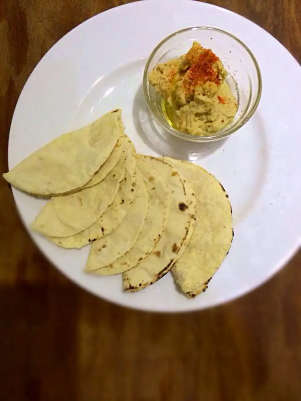 Pita bread with hummus|pragyaさん