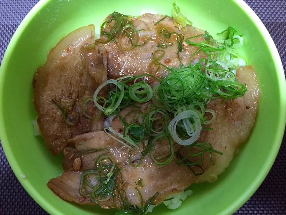 豚焼肉丼|ばーさんさん