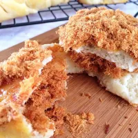 Bread with pork floss