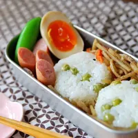 Snapdishの料理写真:豆ごはんが主役のお弁当。|M.さん