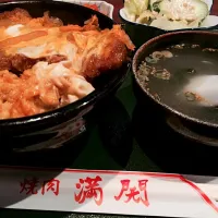 Snapdishの料理写真:焼肉満開のカツ丼|Kuniei Hashizumeさん