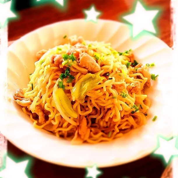 ハーブ風味🌿スパイス焼きそば♡|ぱすてる♪♪さん