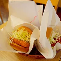 Snapdishの料理写真:OSAKA KYOTO MOS Burger|권지환さん