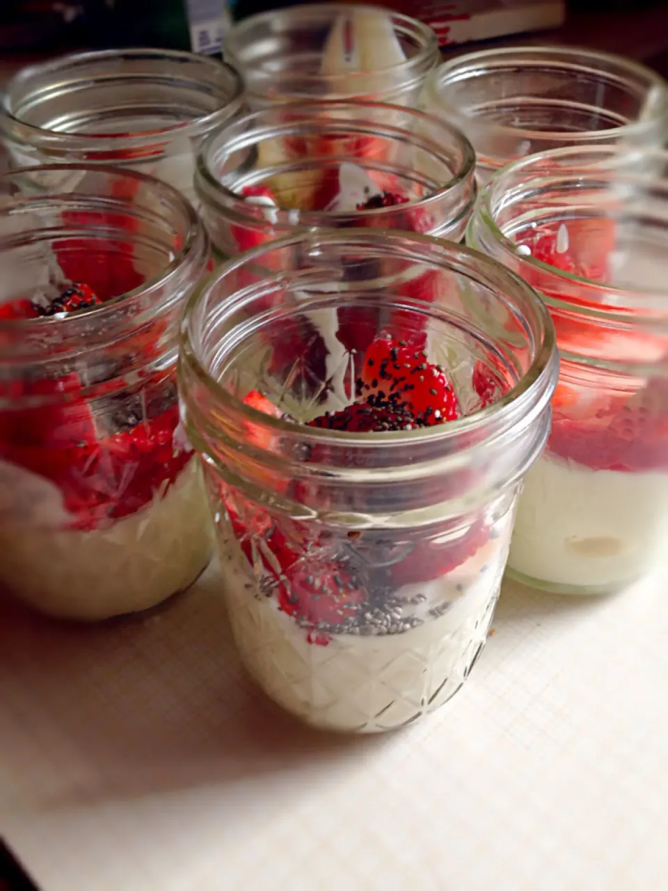 Strawberry Chia Parfait|Nicole Carriereさん