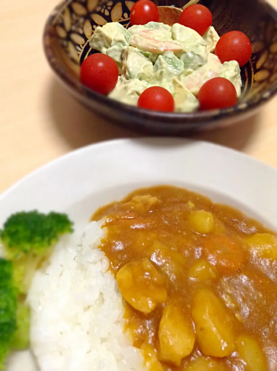 カレー＊アボガドと海老のサラダ|ネシアごはんさん