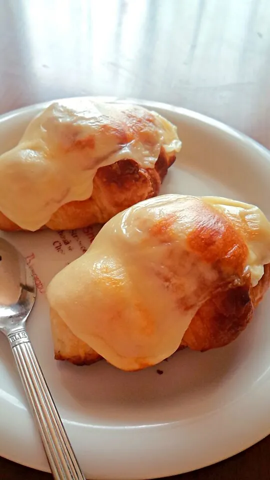 クロワッサン　チーズのせ|チャンコヤーマ♡さん