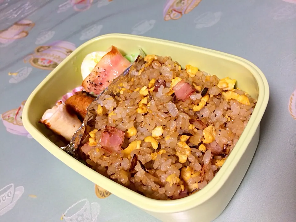 明日のお弁当☻パラッパラのチャーハン弁当^ ^|わたゆみさん