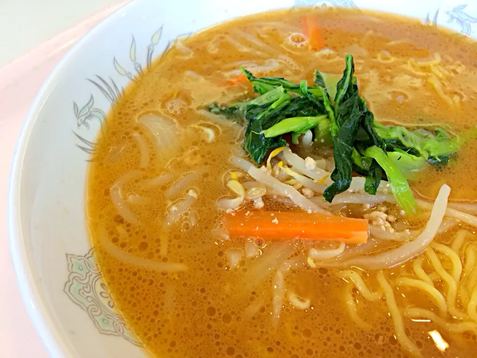 今日の社食は味噌ラーメン。432円。|ルーア・ブランカさん