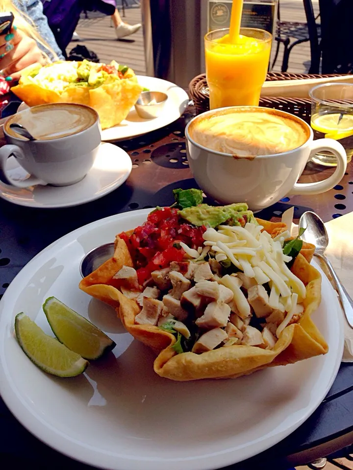 Tostado's salad|Beate Weissenbergerさん