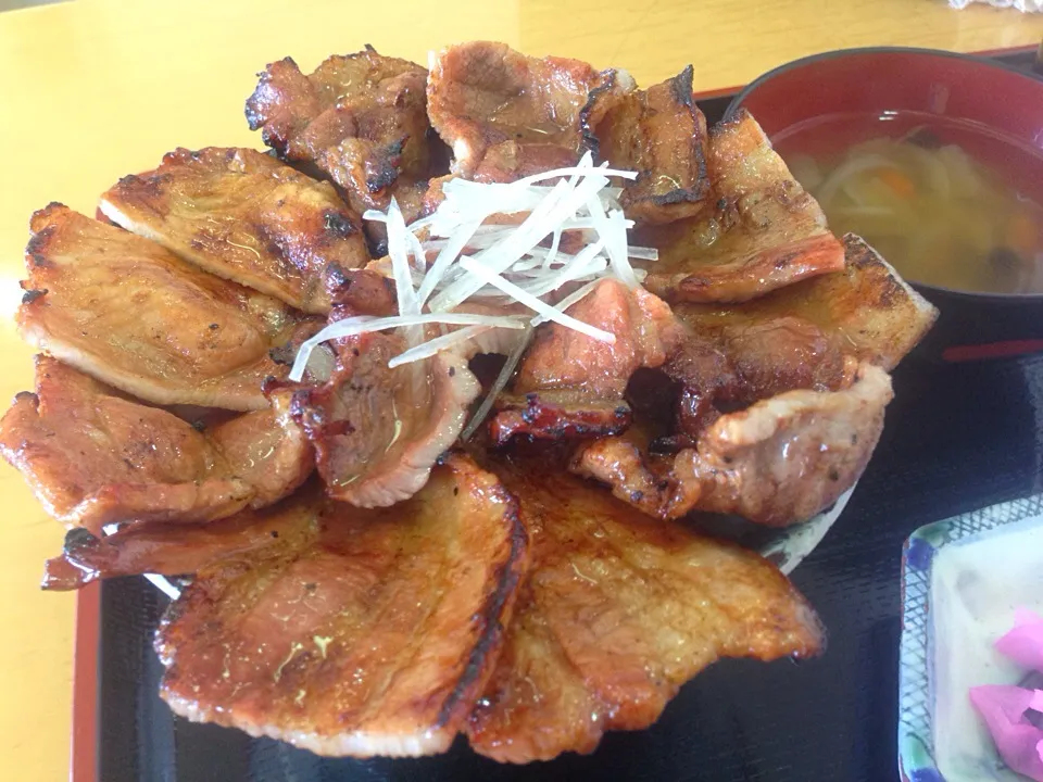 あつま豚丼|あーやさん