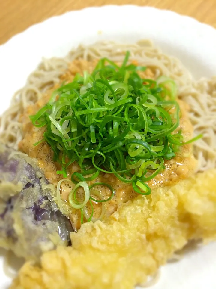 ご無沙汰！納豆ぶっかけそば。広島名物穴子の天ぷらをそえて。|さらば広島の長きまつげ(東京なう)さん