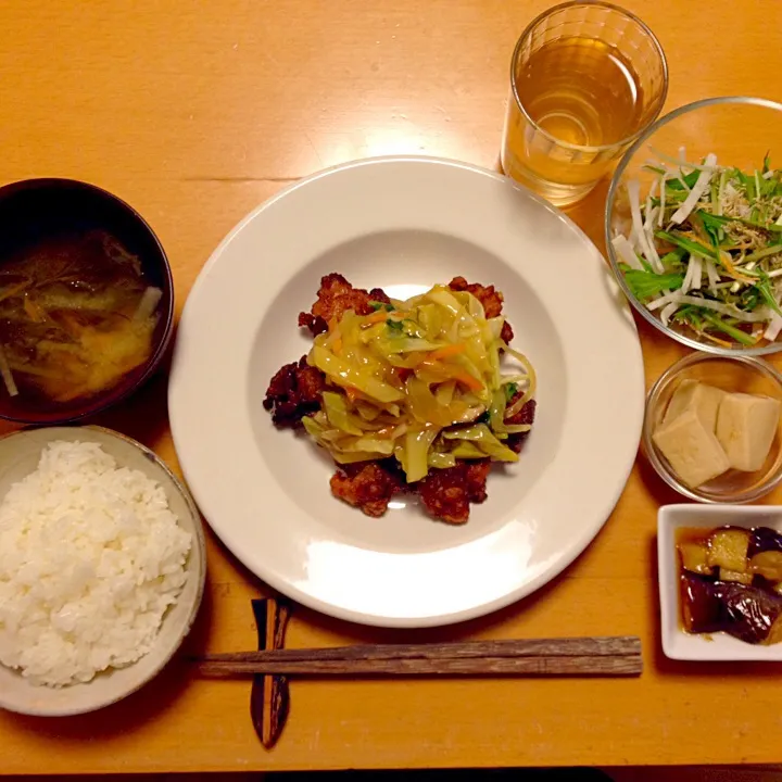 Snapdishの料理写真:豚バラ竜田揚げのキャベツあんかけ 揚げ茄子の煮浸し 高野豆腐煮 大根と水菜のサラダ|中西 ツヨシさん