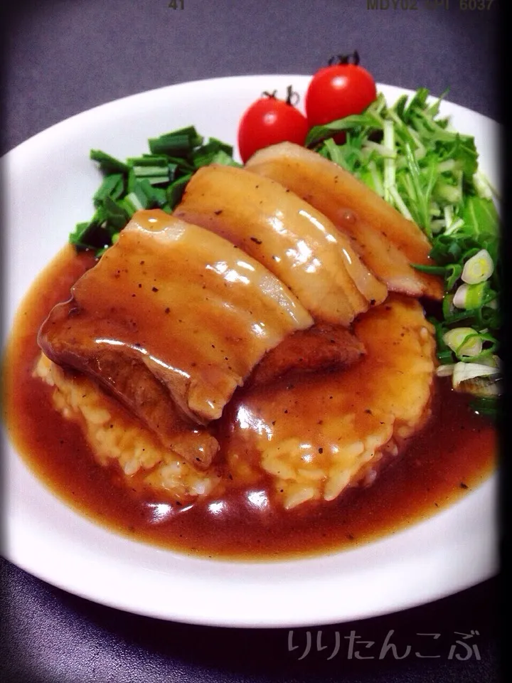 炊飯器で作ったじゅわトロチャーシューどーん💥（丼）オイスターあんかけ角煮❔風😁|りりたんこぶさん