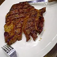 Snapdishの料理写真:炭烤牛肉|Alex Liaoさん