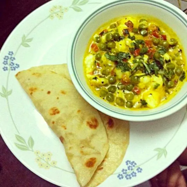 sabzi with roti|Priyam Zuairiaさん