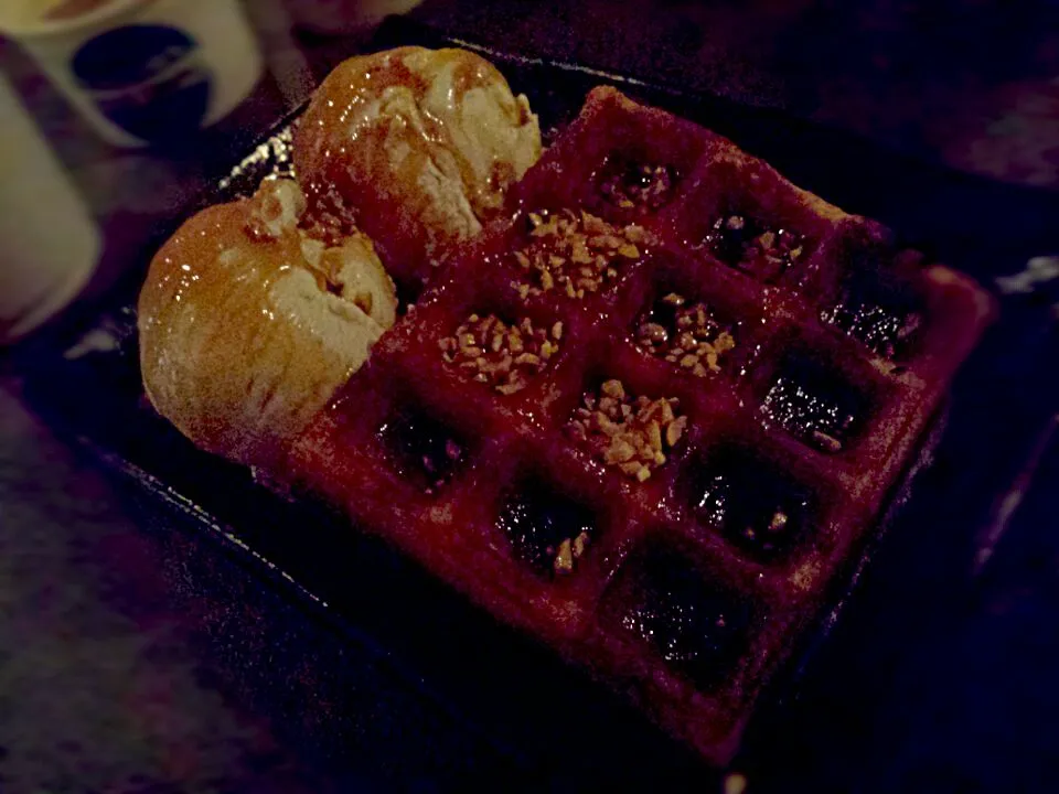 waffle + peanut butter ice cream|Yvonne C.さん