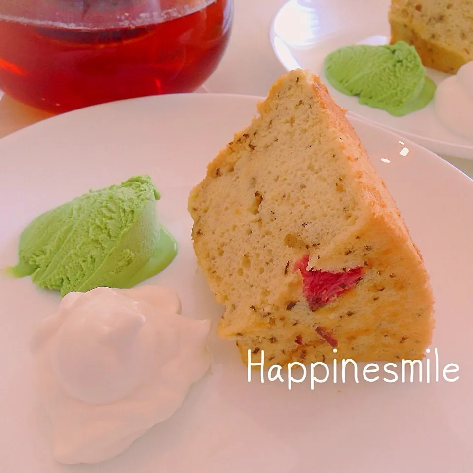 Snapdishの料理写真:桜のシフォンケーキ with 抹茶アイス|Happinesmileさん