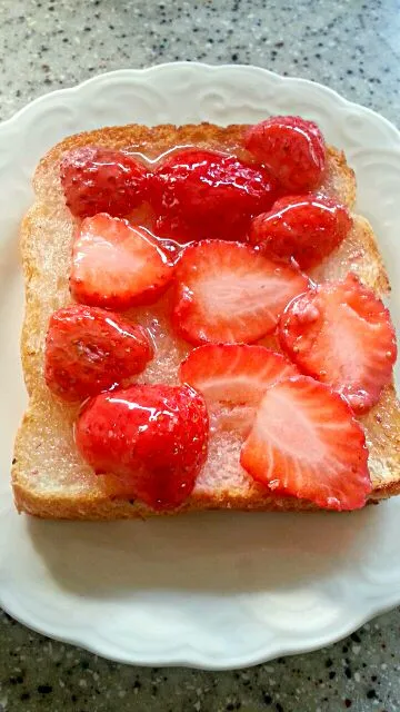 Honey strawberry toast|Amelieさん