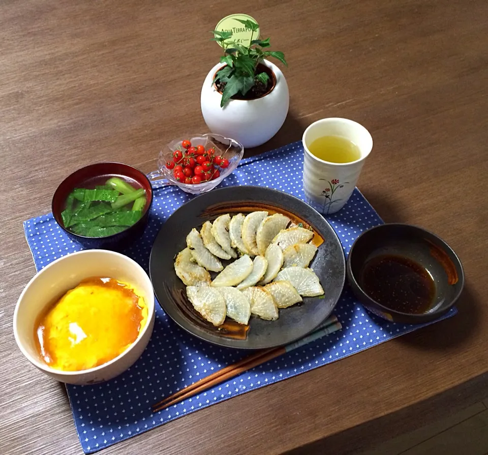 大根餃子、天津飯、青梗菜の中華スープ、マイクロトマト、とうもろこし茶|pentarouさん