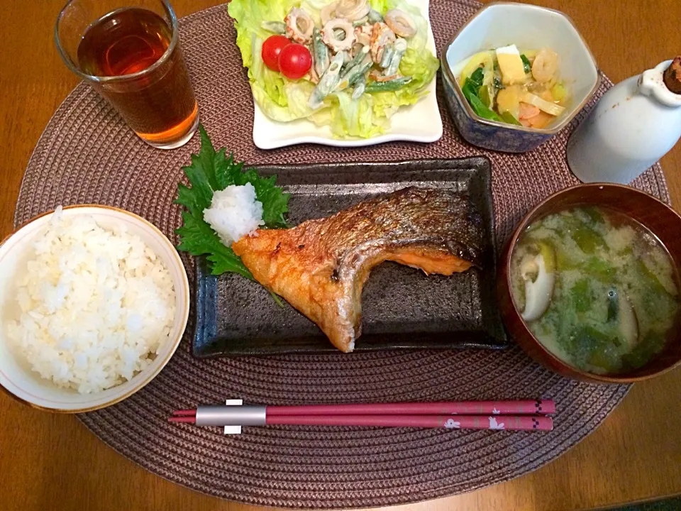 鮭カマの夕ご飯|ゆうかさんさん