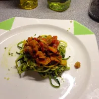 Zucchini pasta w pesto|adriana cortesさん