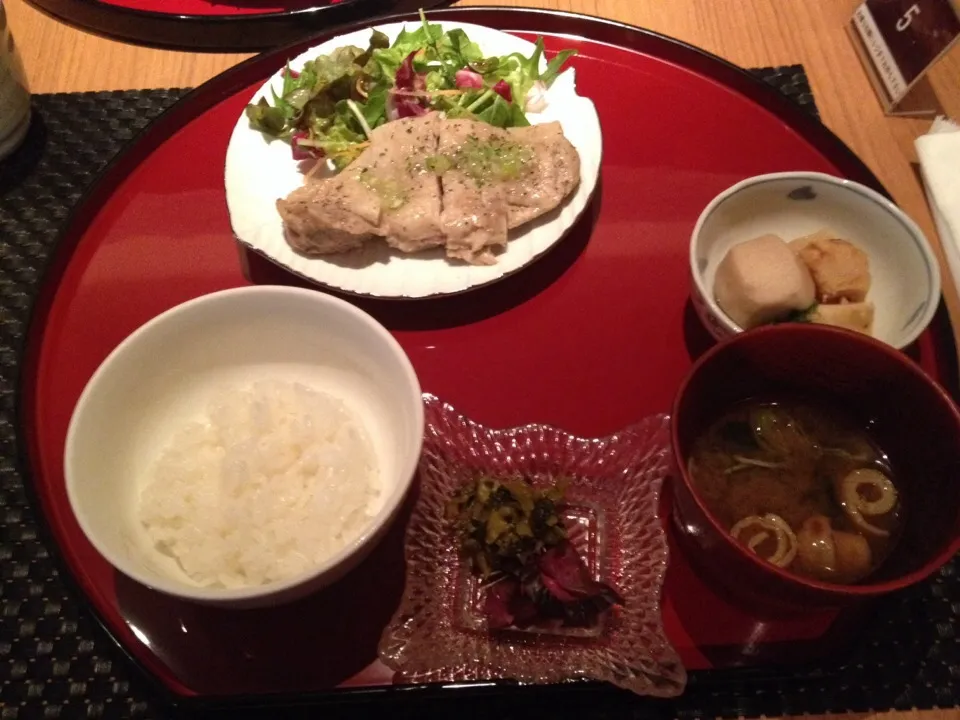 蒸し鶏のネギ塩味|おっちさん