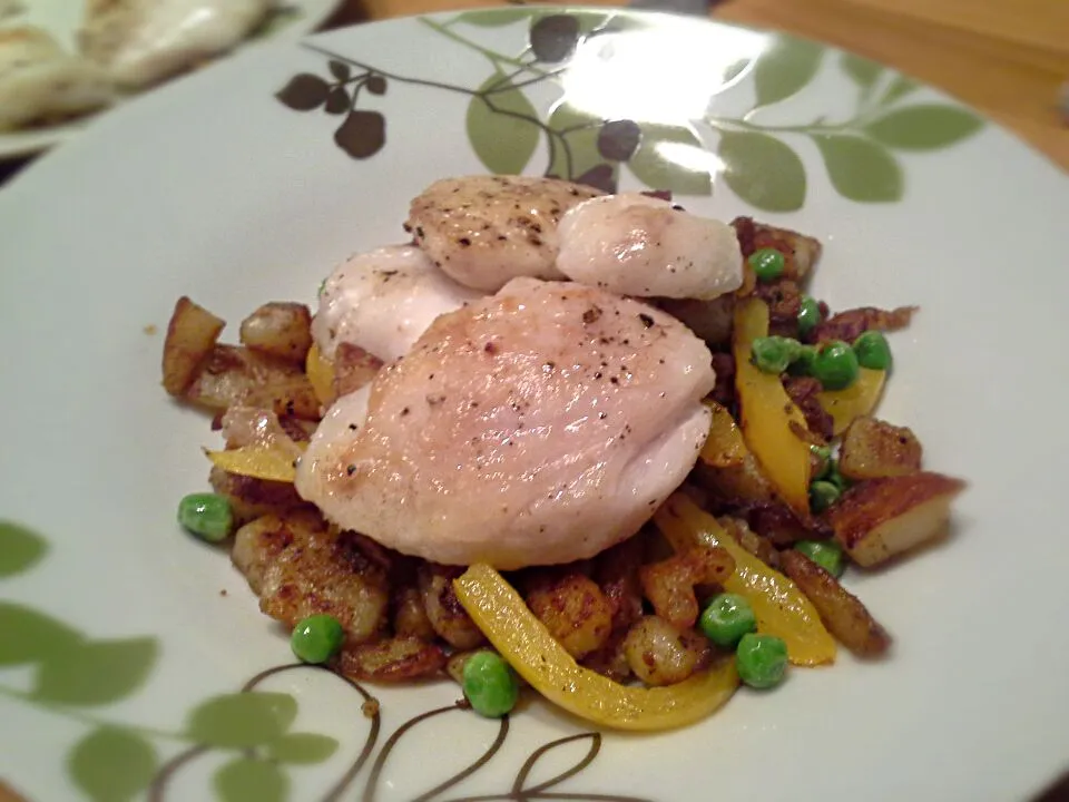 Pan fried cod cheeks with spicy potato hash|Fe's kitchenさん