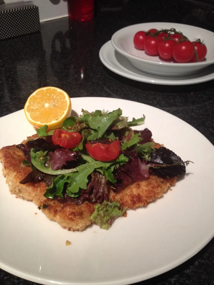 Snapdishの料理写真:Chicken Scallopini with Salad|Christine pavelkaさん