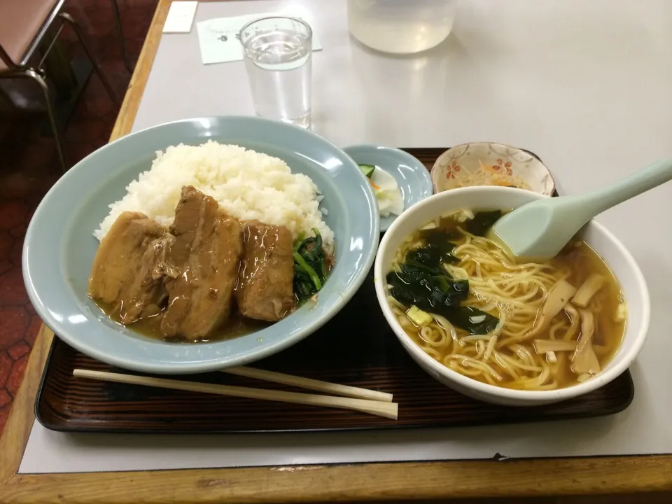 半ラーメン付き角煮丼|toru.ohkawaさん