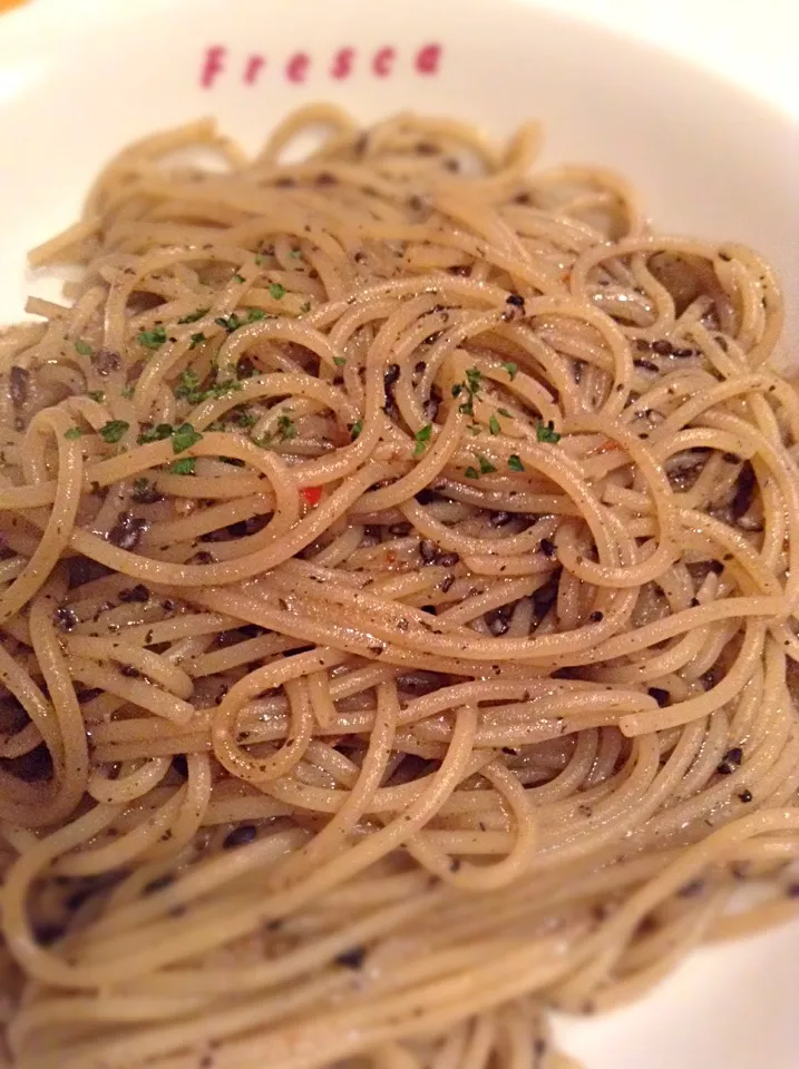 蕎麦に見えるが、胡麻のパスタ！美味しかった♪|リュカさん