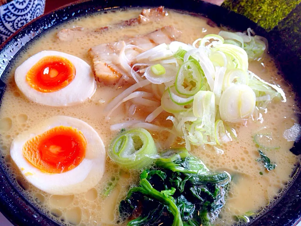 味玉濃厚豚骨醤油ラーメン|まりたんさん