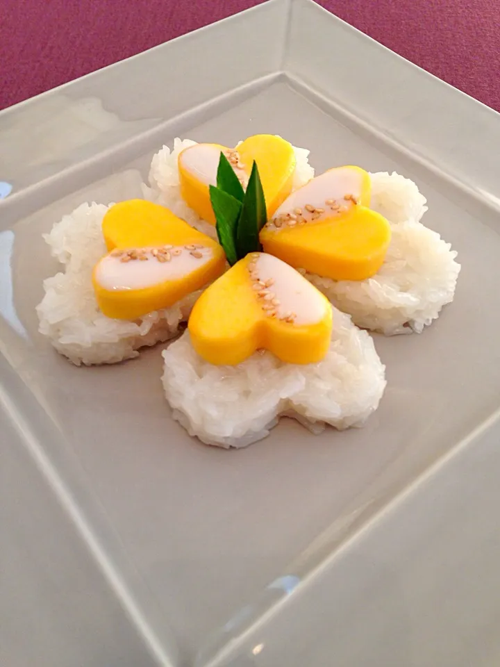 ข้าวเหนียวมะม่วง(Mango and sticky rice with coconut milk)|Pakamasさん