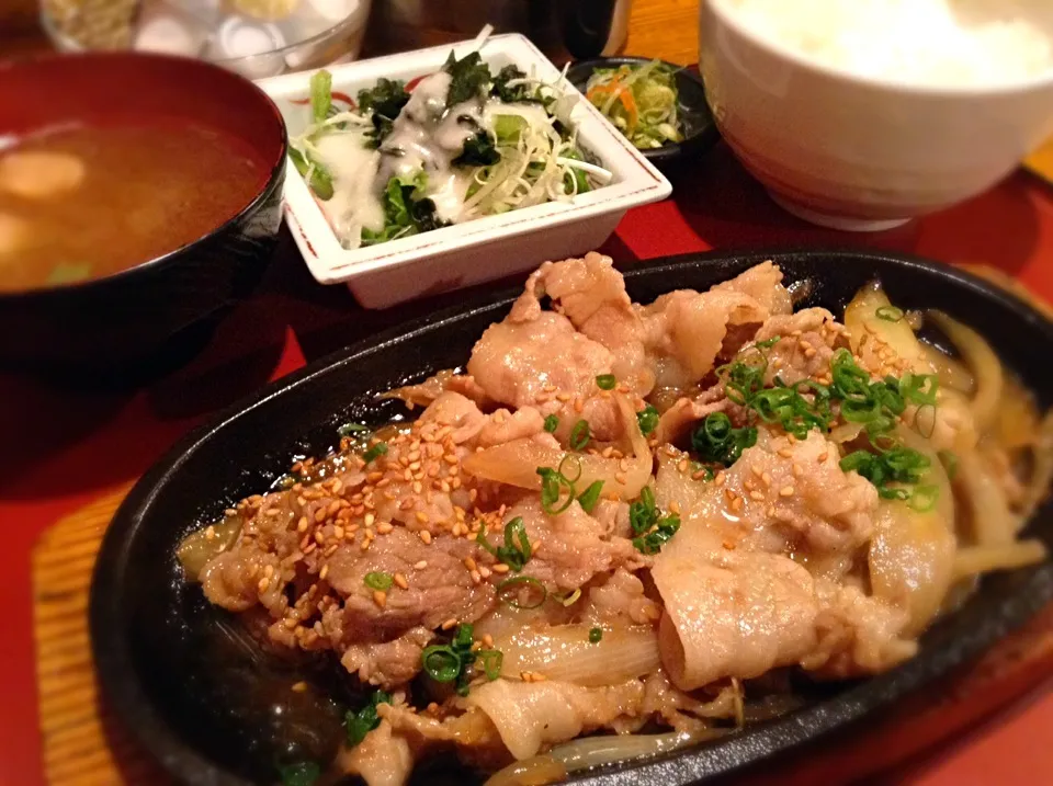 生姜焼き定食  御飯炊ける|qtyucoさん