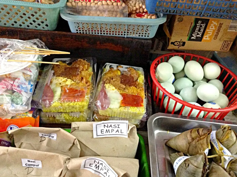 Nasi Kuning - Jajanan|Bambang Budiono Tjioさん