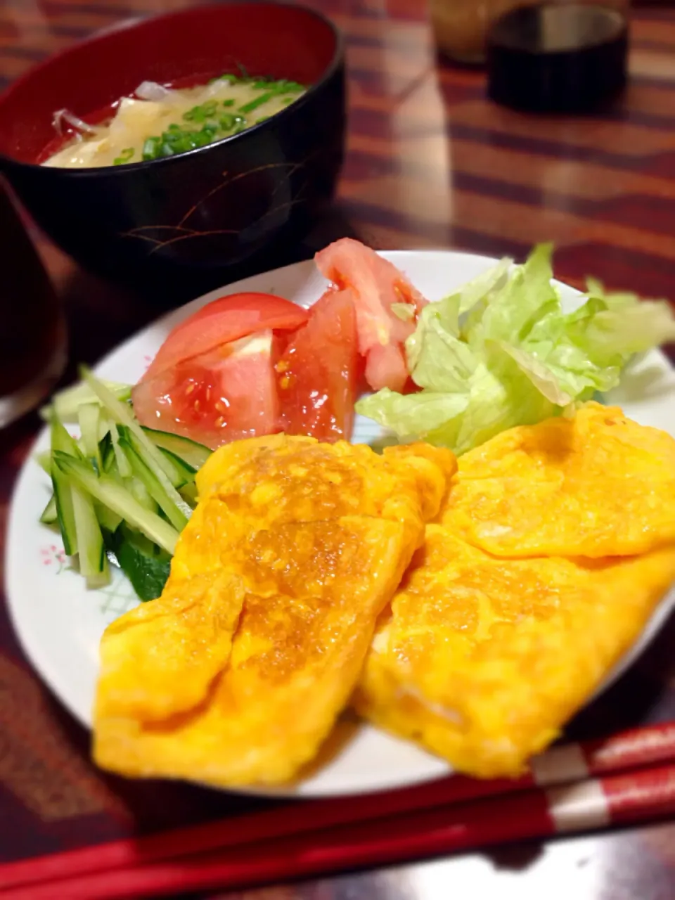 ちょっと遅い朝ごはん🍚|猫のしっぽさん