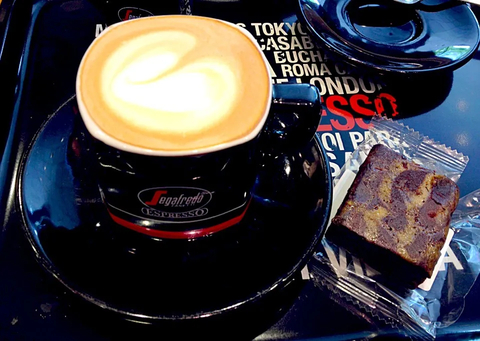 Segafredo Cappuccino & Brownies|Liezlさん