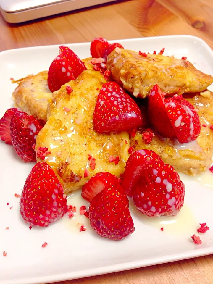 Strawberry French toasts|Kumigarさん