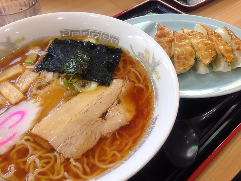 醤油ラーメン、餃子|hiroさん