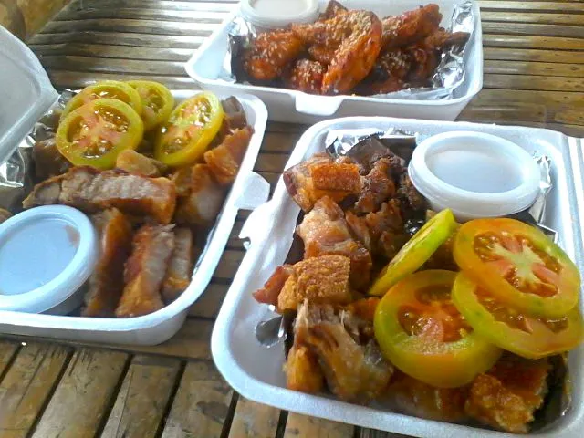 Philippine Cuisine: Lechon Kawali & Buffalo wings For Takeout|Dan Alfred Garcia Madriagaさん