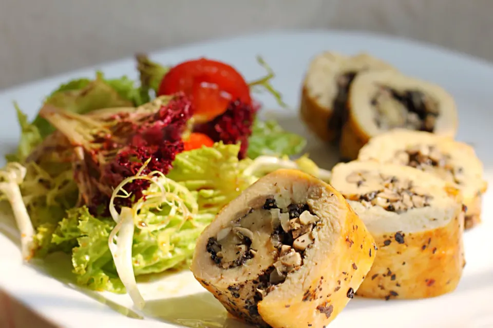 Snapdishの料理写真:Chicken Ballantine stuffed with mushroom & truffle paste|Misstyさん