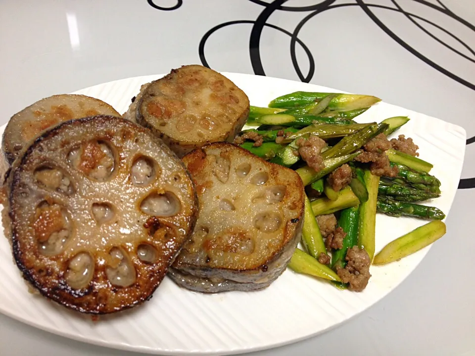 れんこんの挟み焼きとアスパラさん|はるなさん