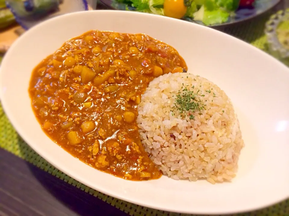 体に優しい根菜とひよこ豆のキーマカレー。|かれんさん